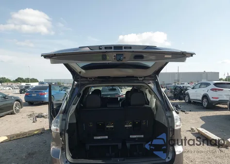 2017 Toyota Sienna Se 8 Passenger z USA, uszkodzony, nr VIN 5TDXZ3DC7HS793784